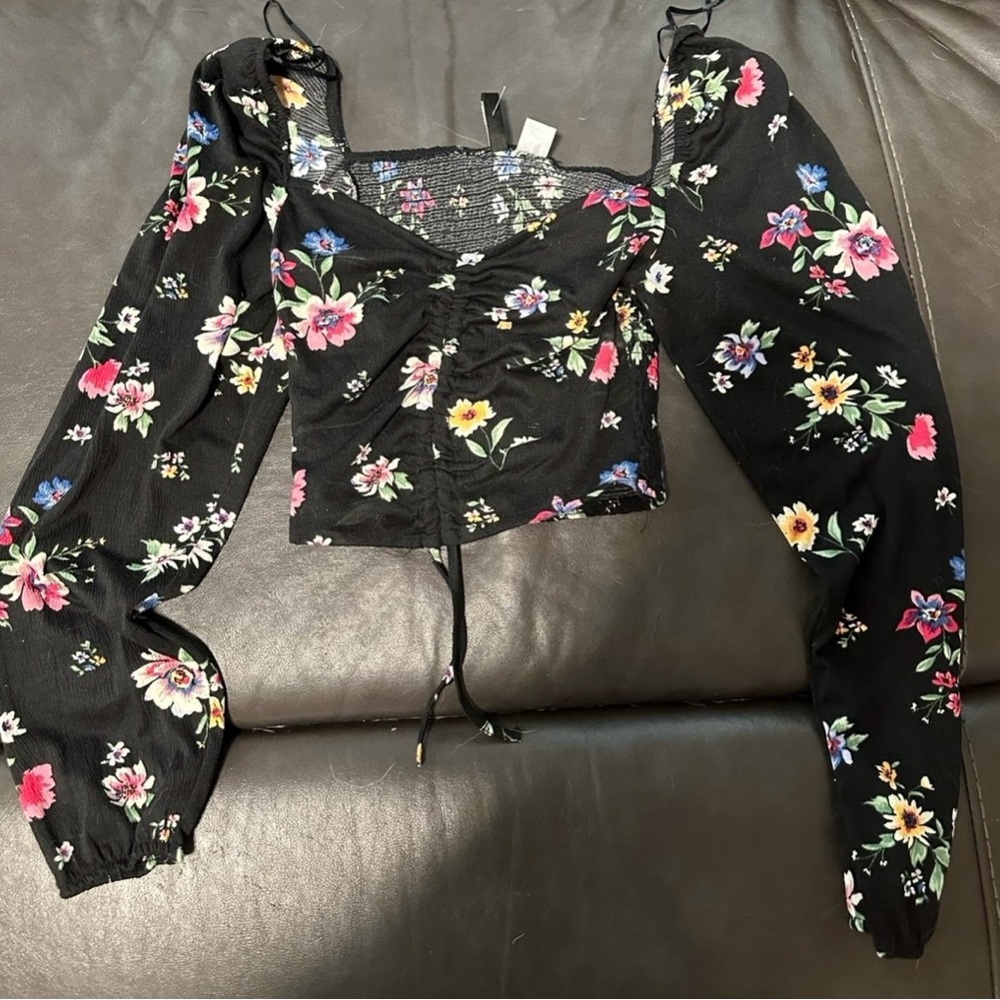 Divided Black and Pink Puff Sleeve Crop Blouse